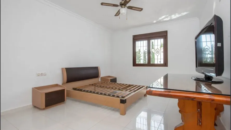 5 bedrooms villa for sale , Mijas, Spain No. 571 № 8