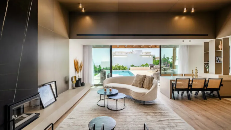 4 bedrooms house for sale , Estepona, Spain No. 403 № 2