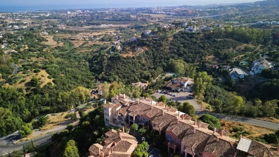 2 bedrooms apartment for sale , La Quinta, Spain No. 576 № 4