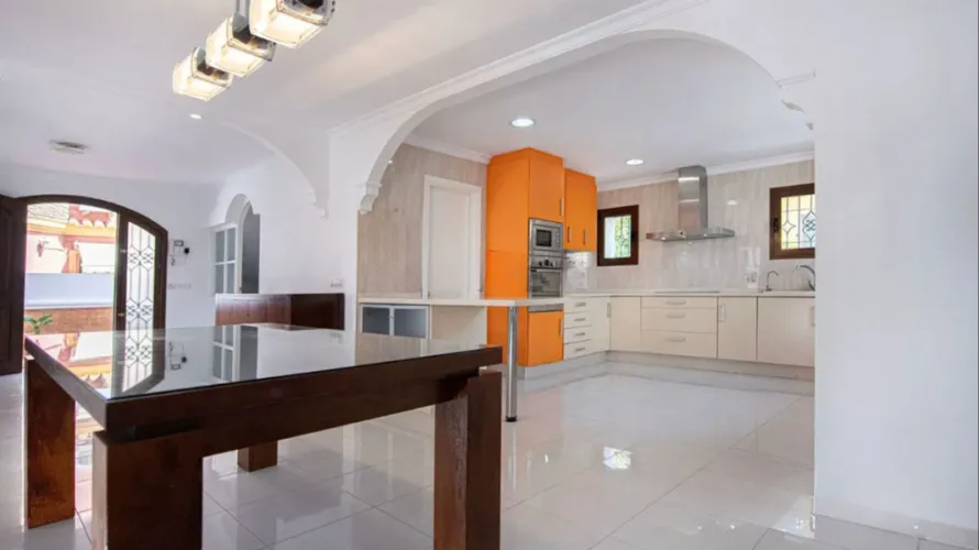 5 bedrooms villa for sale , Mijas, Spain No. 571 № 2