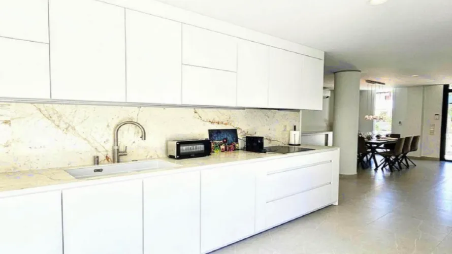 6 bedrooms villa for sale , Cortes (San Pedro De Alcantara), Spain No. 577 № 6
