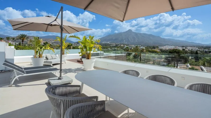 5 bedrooms house for sale , Nueva Andalucia, Spain No. 478 № 12