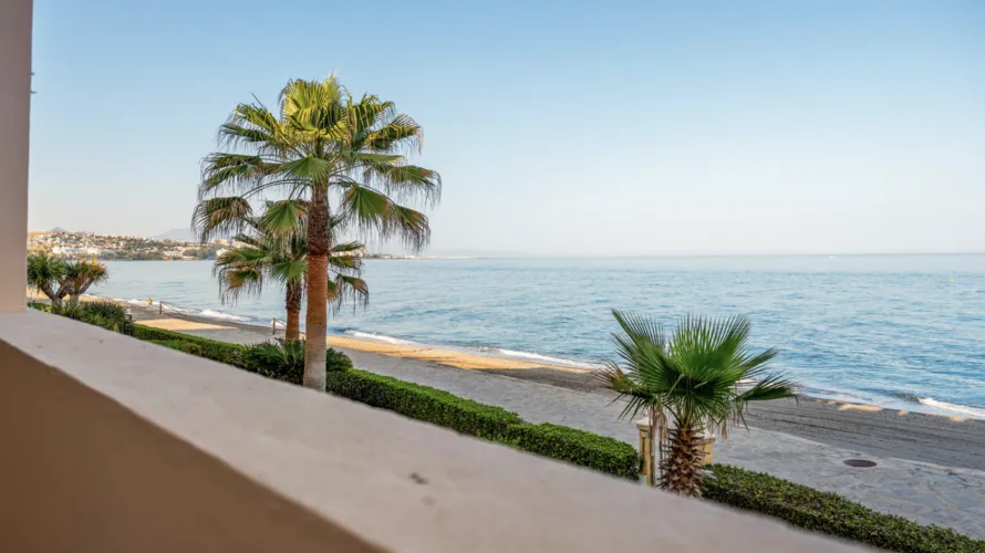 3 bedrooms apartment for sale , Estepona, Spain No. 600 № 16