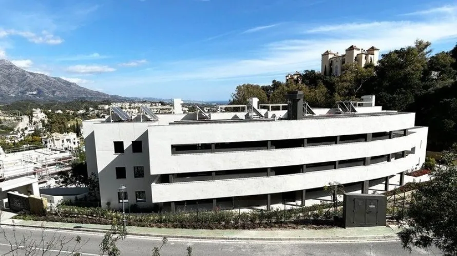 3 bedrooms apartment for sale , La Quinta, Spain No. 604 № 23