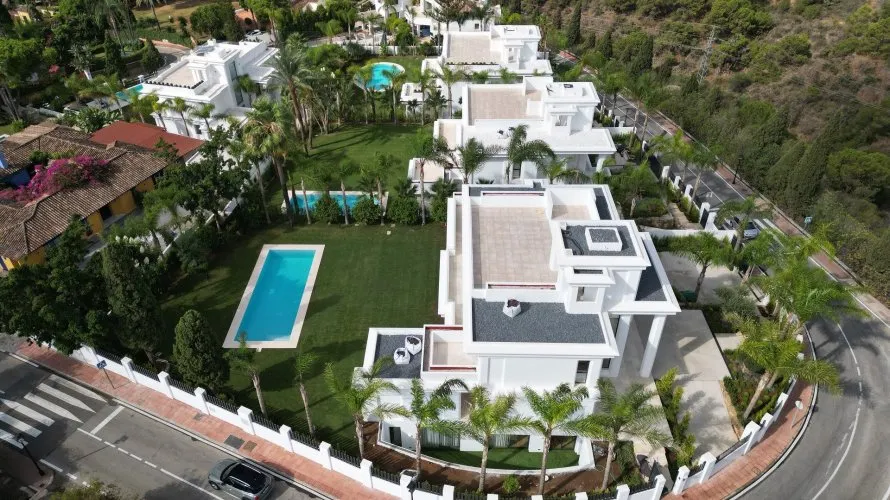 6 bedrooms villa for sale , Marbella, Spain No. 260 № 11