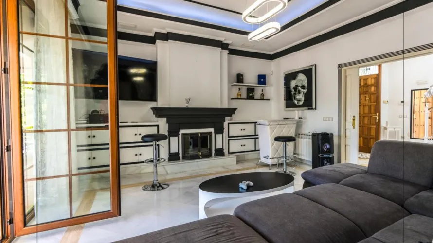 5 bedrooms villa for sale , Marbella, Spain No. 114 № 3