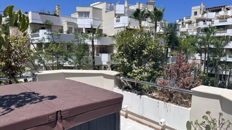 3 bedrooms apartment for sale , Marbella, Spain No. 496 № 11
