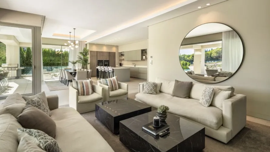 5 bedrooms house for sale , Nueva Andalucia, Spain No. 330 № 3