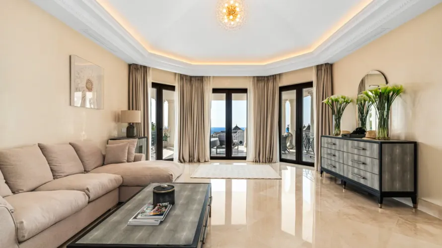 8 bedrooms house for sale , Marbella, Spain No. 545 № 16