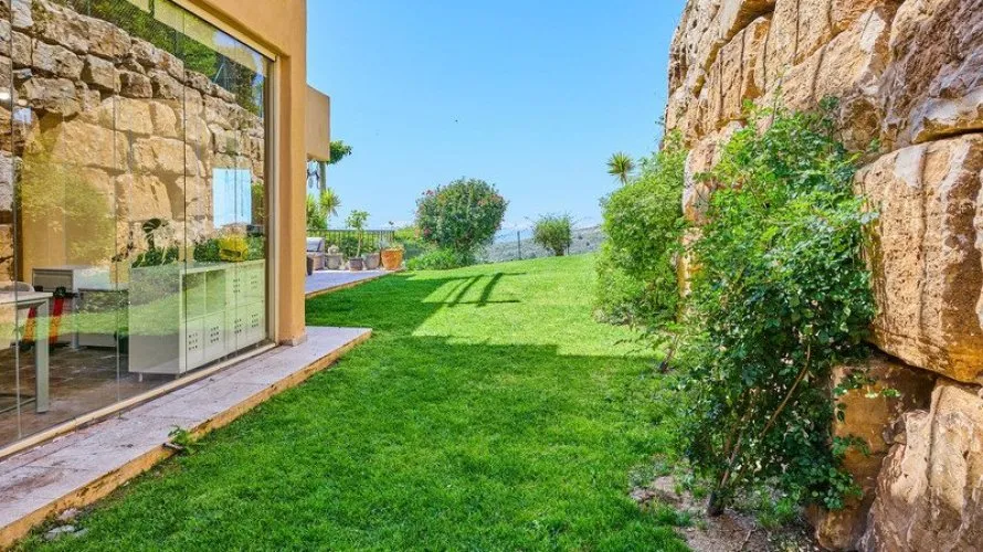 3 bedrooms apartment for sale , Benahavis, Spain No. 516 № 2