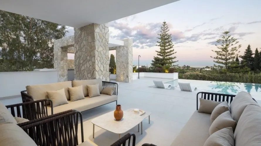 5 bedrooms house for sale , La Quinta, Spain No. 542 № 28