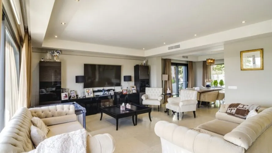 5 bedrooms villa for sale , Marbella, Spain No. 527