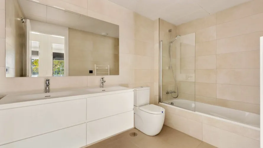 2 bedrooms apartment for sale , Estepona, Spain No. 275 № 12