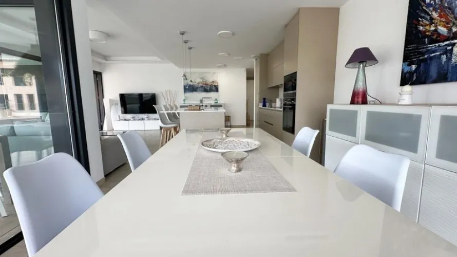 3 bedrooms apartment for sale , Estepona, Spain No. 536 № 7