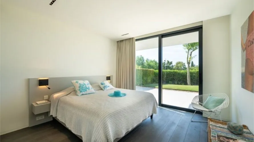 6 bedrooms villa for sale , La Quinta, Spain No. 467 № 18