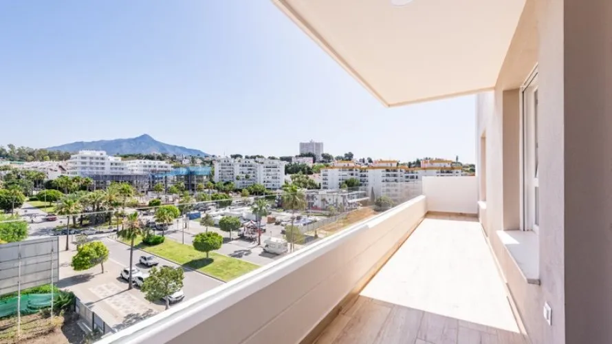 3 bedrooms apartment for sale , Nueva Andalucia, Spain No. 555 № 17