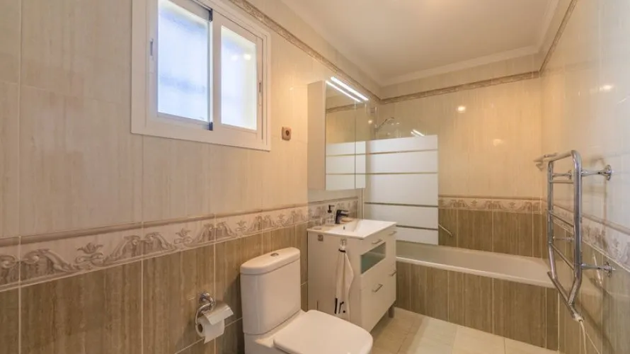 4 bedrooms villa for sale , Las Lagunas, Spain No. 475 № 10