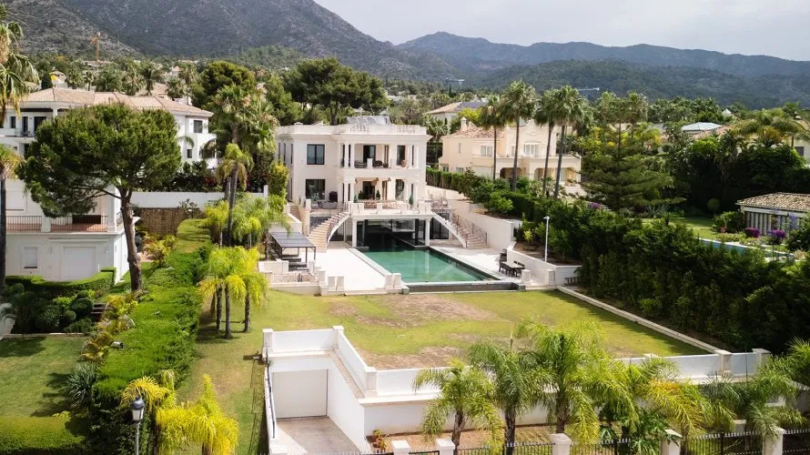 8 bedrooms house for sale , Marbella, Spain No. 545 № 18