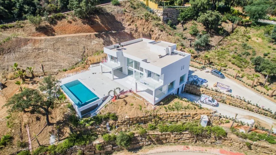 4 bedrooms villa for sale , Marbella, Spain No. 165 № 3