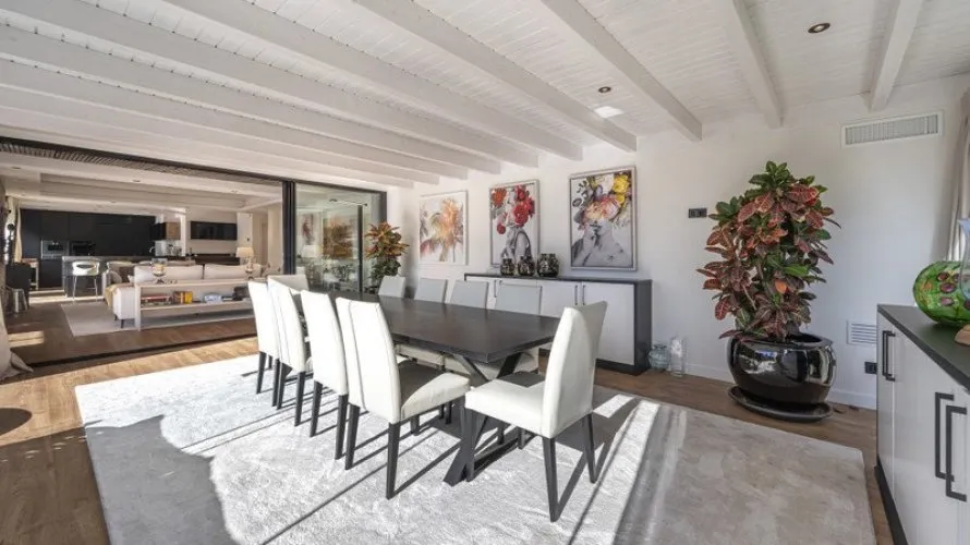 5 bedrooms villa for sale , Marbella, Spain No. 380 № 9