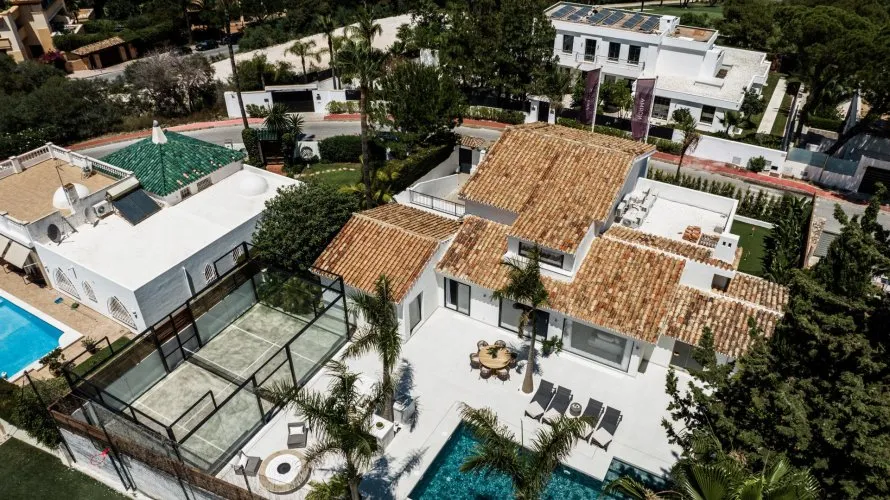 7 bedrooms villa for sale , Nueva Andalucia, Spain No. 135 № 25