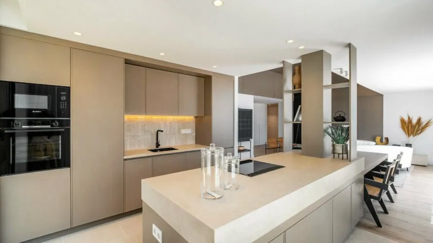 4 bedrooms house for sale , Estepona, Spain No. 403 № 8