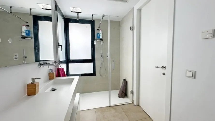 3 bedrooms apartment for sale , Estepona, Spain No. 536 № 19