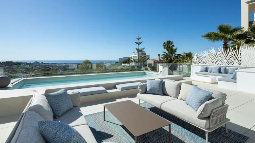 5 bedrooms house for sale , La Quinta, Spain No. 376 № 20