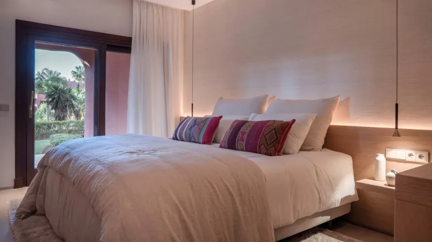 3 bedrooms apartment for sale , Estepona, Spain No. 243 № 2