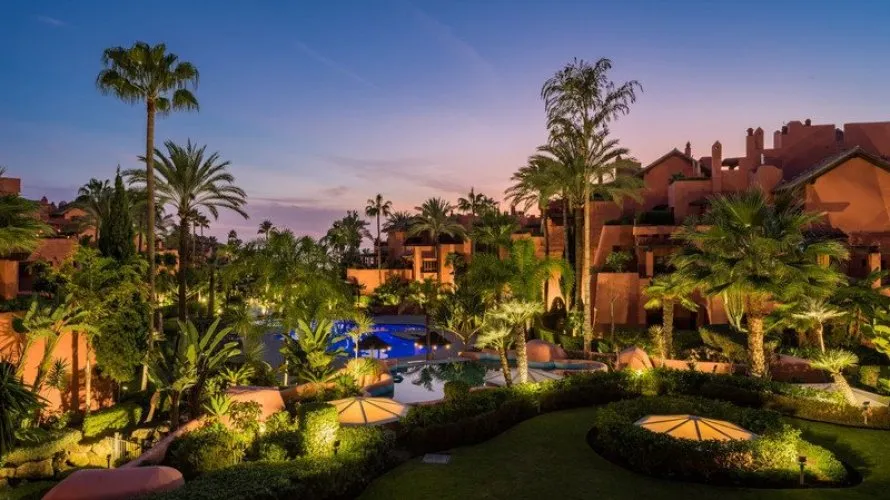 3 bedrooms duplex for sale , Estepona, Spain No. 216 № 12