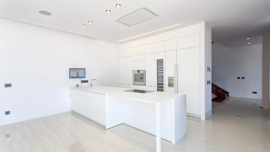 6 bedrooms villa for sale , Nueva Andalucia, Spain No. 248 № 13