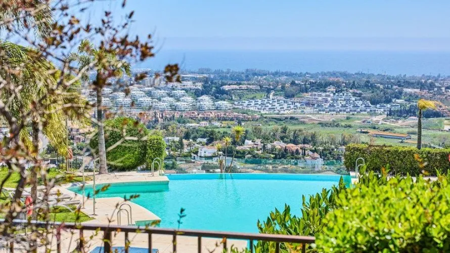 3 bedrooms apartment for sale , Benahavis, Spain No. 516 № 1