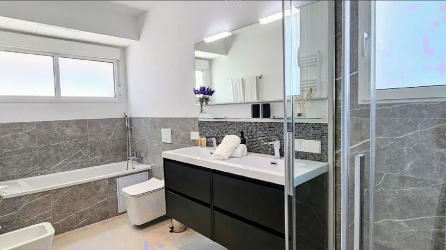 6 bedrooms villa for sale , Cortes (San Pedro De Alcantara), Spain No. 577 № 1