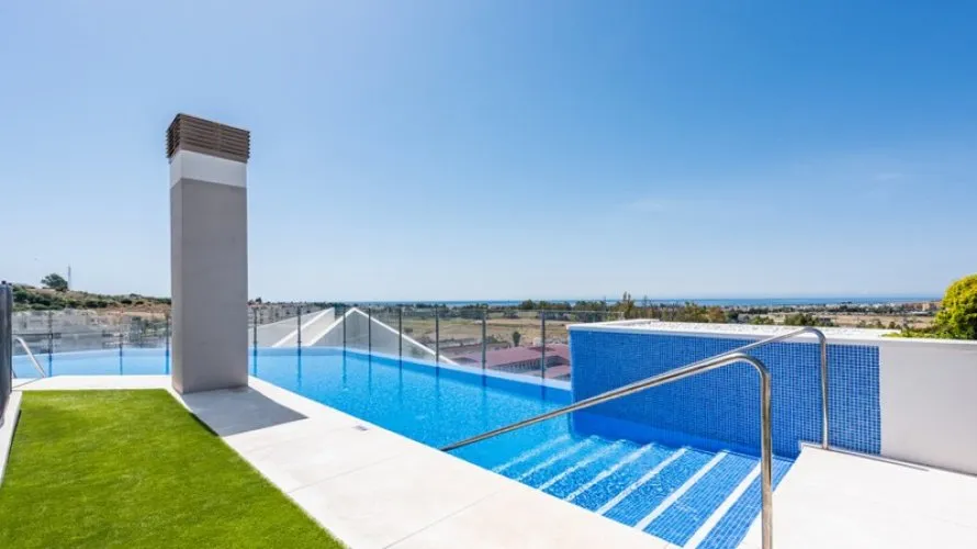3 bedrooms apartment for sale , Nueva Andalucia, Spain No. 555 № 27