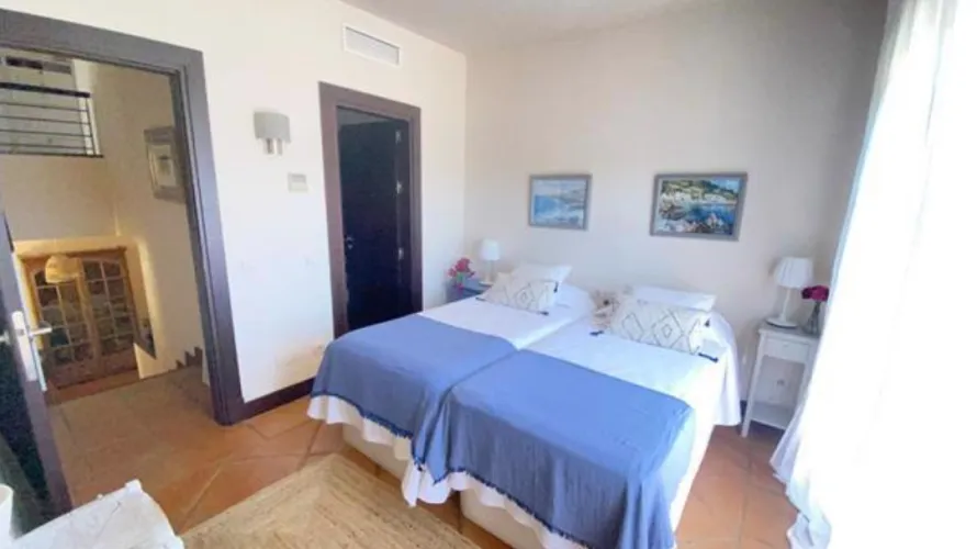 4 bedrooms house for sale , Benahavis, Spain No. 387 № 3