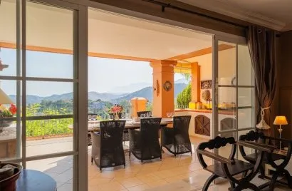 2 bedrooms apartment for sale , La Quinta, Spain No. 576