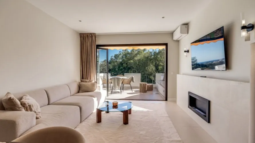 3 bedrooms apartment for sale , Benahavis, Spain No. 439 № 2