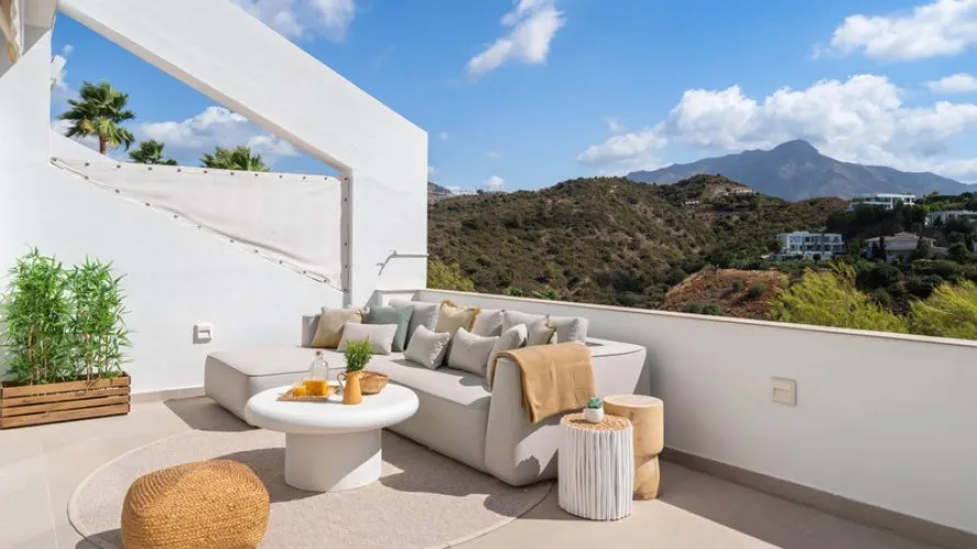 3 bedrooms apartment for sale , La Quinta, Spain No. 485 № 6