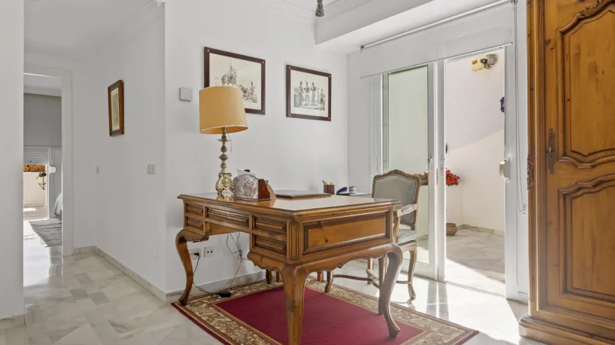 4 bedrooms townhouse for sale , Nueva Andalucia, Spain No. 441 № 11
