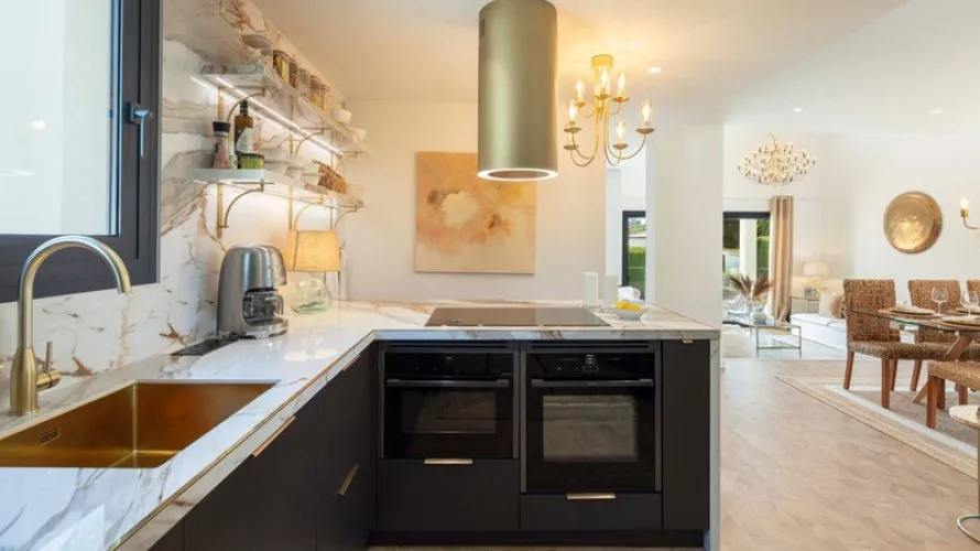 4 bedrooms villa for sale , Nueva Andalucia, Spain No. 347 № 19
