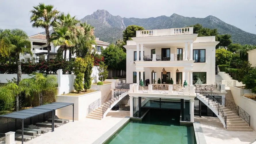 8 bedrooms house for sale , Marbella, Spain No. 545 № 22