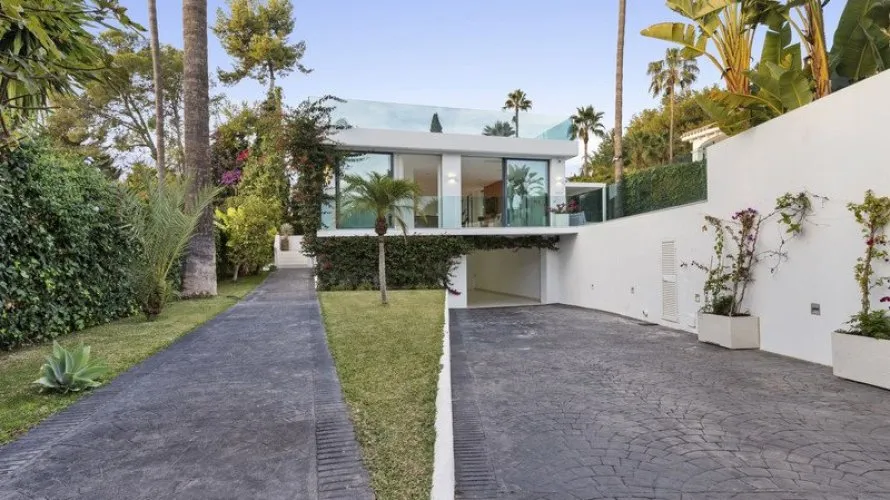 5 bedrooms villa for sale , Nueva Andalucia, Spain No. 350 № 24