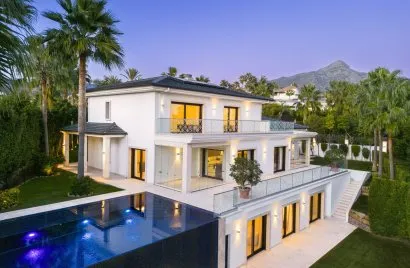 6 bedrooms villa for sale , Nueva Andalucia, Spain No. 268