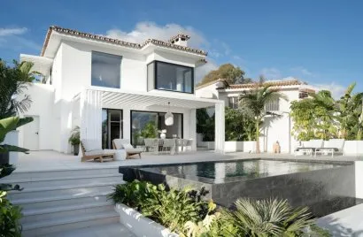 5 bedrooms villa for sale , Nueva Andalucia, Spain No. 352