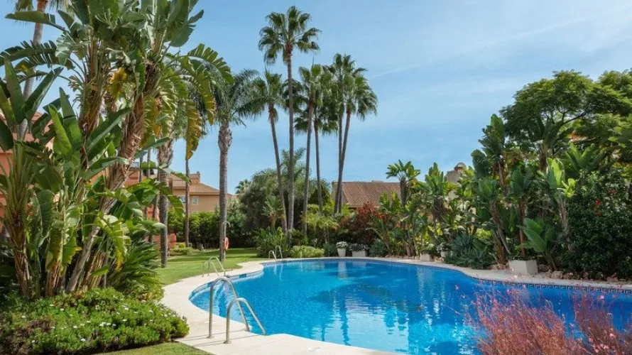 3 bedrooms apartment for sale , Marbella, Spain No. 246 № 1