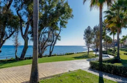 3 bedrooms townhouse for sale , Estepona, Spain No. 450