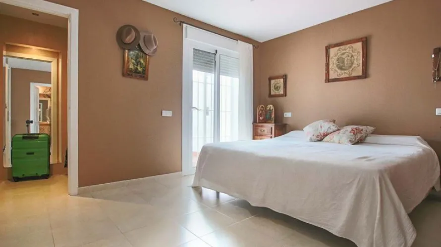 3 bedrooms apartment for sale , Nueva Andalucia, Spain No. 298 № 11