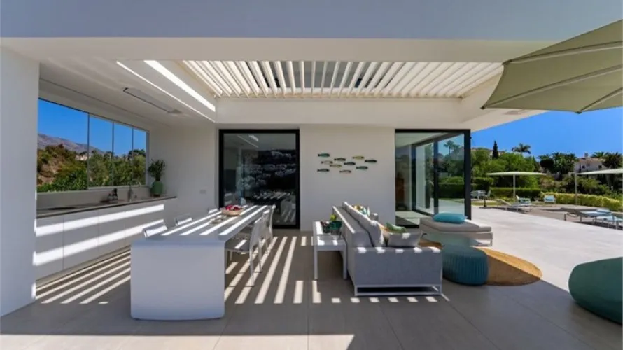 6 bedrooms villa for sale , La Quinta, Spain No. 467 № 15