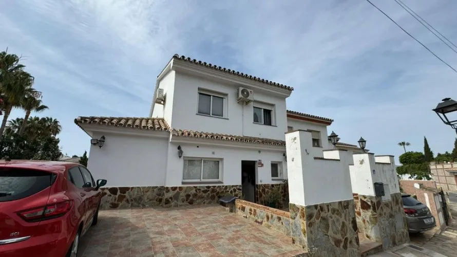3 bedrooms house for sale , Mijas Costa, Spain No. 479 № 13