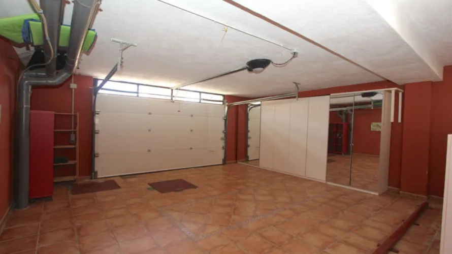 6 bedrooms villa for sale , Marbella, Spain No. 374 № 13